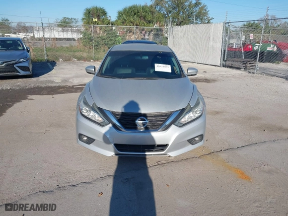 2018 Nissan Altima 2.5 SL with VIN 1N4AL3AP5JC171504, listed as a IAAI auction lot 41631839 with 70,638 mi miles. Bid and sale history available at carsss.com. Image 6.