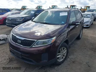 2015 Kia Sorento LX with VIN 5XYKTDA79FG635935, listed as a IAAI auction lot 42052420 with 170,386 mi miles. Bid and sale history available at carsss.com. Image 17.