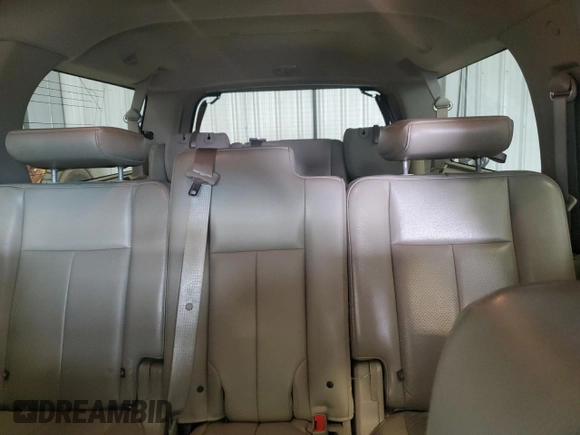 2010 Ford Expedition Max Limited z VIN 1FMJK2A57AEB68688, wystawiony jako Copart lot #58784005 z przebiegiem 124 658 mil mil oraz Nie do naprawy • Non repairable. Historia ofert i sprzedaży dostępna na DreamBid. Obrazek 10.