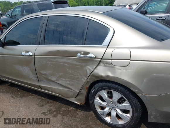 2008 Honda Accord EX z VIN 1HGCP36788A015562, wystawiony jako IAAI lot #42449058 z przebiegiem 234 155 mil mil oraz . Historia ofert i sprzedaży dostępna na DreamBid. Obrazek 6.