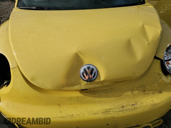 2005 Volkswagen New Beetle Coupe GLS with VIN 3VWCK31C45M404860, listed as a Copart auction lot 79457064 with 0 mi miles and Salvage Title. Bid and sale history available at carsss.com. Image 12.