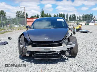 2023 Tesla Model 3 z VIN 5YJ3E1EA6PF650212, wystawiony jako IAAI lot #42554747 z przebiegiem 49 838 mil mil oraz . Historia ofert i sprzedaży dostępna na DreamBid. Obrazek 13.