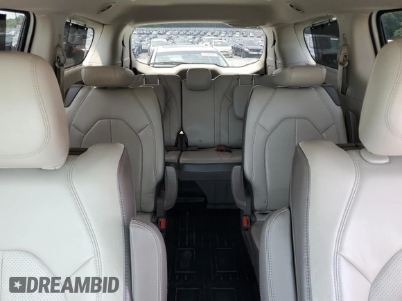 2017 Chrysler Pacifica Touring L Plus с VIN 2C4RC1EG2HR833620, выставлен на аукционе Copart как лот 57954605 с пробегом 106 025 миль миль и Списание • Salvage title. История ставок и продаж доступна на DreamBid. Изображение 10.