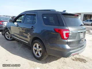 2017 Ford Explorer XLT with VIN 1FM5K8D8XHGC76912, listed as a IAAI auction lot 41728061 with 100,995 mi miles. Bid and sale history available at carsss.com. Image 3.
