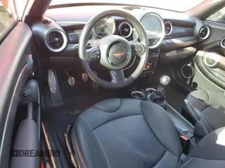 2015 MINI Coupe S z VIN WMWSX3C59FT409468, wystawiony jako Copart lot #71401384 z przebiegiem Nie podano mil oraz Szkody całkowita. Historia ofert i sprzedaży dostępna na DreamBid. Obrazek 8.