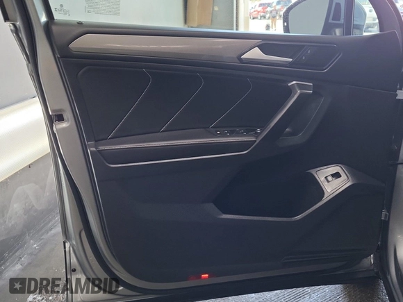 2024 Volkswagen Tiguan SE с VIN 3VV3B7AX9RM106728, выставлен на аукционе IAAI как лот 42845194 с пробегом 23 946 миль миль и . История ставок и продаж доступна на DreamBid. Изображение 1.