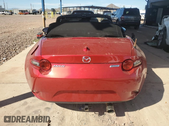 2017 Mazda MX-5 Miata Grand Touring z VIN JM1NDAD75H0123585, wystawiony jako Copart lot #50301715 z przebiegiem Nie podano mil oraz Szkoda całkowita • Salvage title. Historia ofert i sprzedaży dostępna na DreamBid. Obrazek 6.