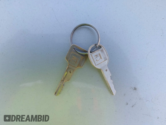 1994 Chevrolet Beretta z VIN 1G1LV15M9RY253342, wystawiony jako IAAI lot #42047160 z przebiegiem 131 763 mil mil oraz . Historia ofert i sprzedaży dostępna na DreamBid. Obrazek 11.