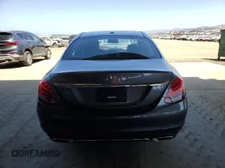 2018 Mercedes-Benz C 300 z VIN 55SWF4JB1JU267830, wystawiony jako Copart lot #57092825 z przebiegiem 121 097 mil mil oraz Szkoda całkowita • Salvage title. Historia ofert i sprzedaży dostępna na DreamBid. Obrazek 6.
