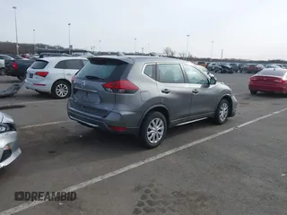 2018 Nissan Rogue SV z VIN KNMAT2MV5JP585695, wystawiony jako IAAI lot #41613763 z przebiegiem 45 091 mil mil oraz . Historia ofert i sprzedaży dostępna na DreamBid. Obrazek 4.