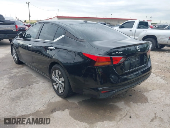 2019 Nissan Altima S with VIN 1N4BL4BV1KC144678, listed as a IAAI auction lot 42101538 with 181,101 mi miles and . Bid and sale history available at carsss.com. Image 3.