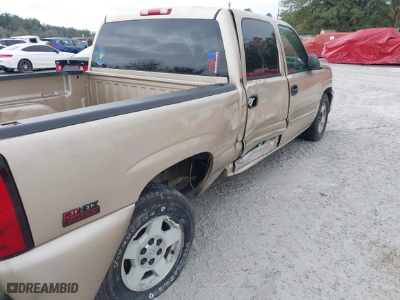2006 Chevrolet Silverado 1500 LT1 with VIN 2GCEC13T161155954, listed as a IAAI auction lot 41643598 with 222,321 mi miles. Bid and sale history available at carsss.com. Image 6.