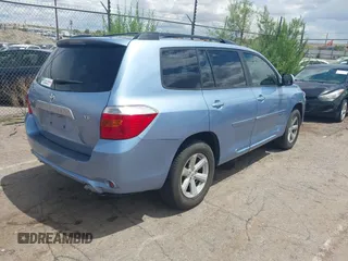 2008 Toyota Highlander with VIN JTEDS41A282064966, listed as a IAAI auction lot 42814001 with 110,443 mi miles and . Bid and sale history available at DreamBid. Image 4.