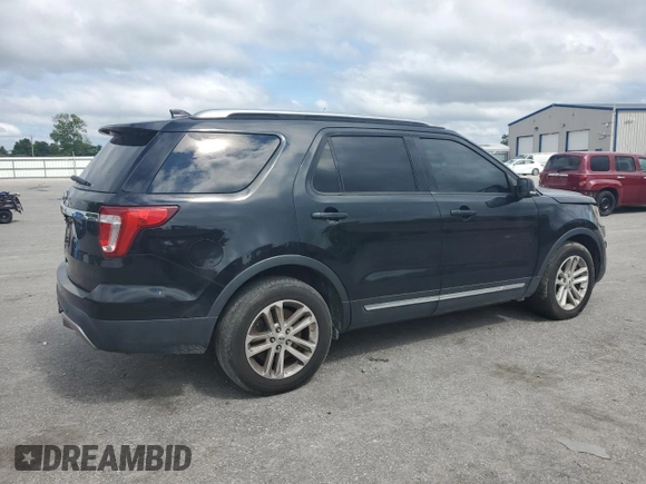 2017 Ford Explorer XLT z VIN 1FM5K7D80HGC17927, wystawiony jako Copart lot #58684995 z przebiegiem 108 027 mil mil oraz Czysty tytuł • Clean title. Historia ofert i sprzedaży dostępna na DreamBid. Obrazek 3.