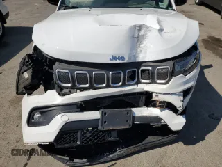 2022 Jeep Compass Latitude Lux с VIN 3C4NJDFB0NT113878, выставлен на аукционе Copart как лот 53637315 с пробегом Не указан миль и Списание • Salvage title. История ставок и продаж доступна на DreamBid. Изображение 12.