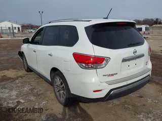 2016 Nissan Pathfinder Platinum z VIN 5N1AR2MM8GC602572, wystawiony jako IAAI lot #41619319 z przebiegiem 81 569 mil mil oraz . Historia ofert i sprzedaży dostępna na DreamBid. Obrazek 3.
