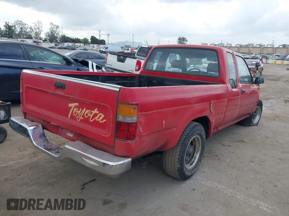 1989 Toyota Pickup DLX with VIN JT4RN93P8K0004371, listed as a IAAI auction lot 42126597 with 180,609 mi miles and . Bid and sale history available at DreamBid. Image 4.