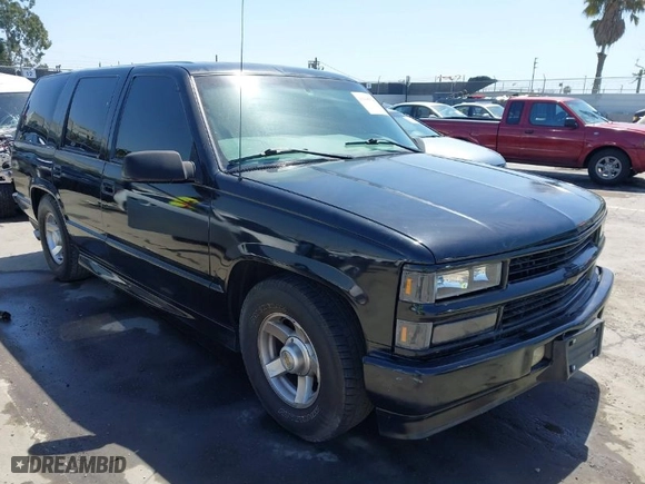 2000 Chevrolet Tahoe Limited with VIN 1GNEC13R7YR195106, listed as a IAAI auction lot 41948564 with 190,250 mi miles. Bid and sale history available at carsss.com. Image 1.