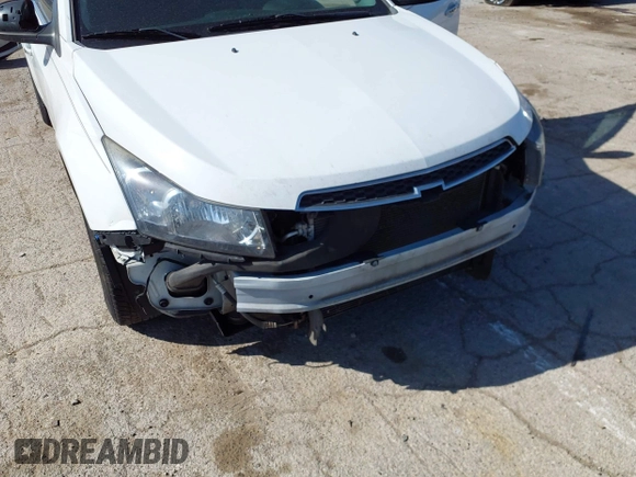 2014 Chevrolet Cruze 1LT with VIN 1G1PC5SB0E7261699, listed as a IAAI auction lot 42011008 with 164,699 mi miles and . Bid and sale history available at DreamBid. Image 6.