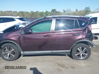 2018 Toyota RAV4 XLE with VIN 2T3WFREV1JW501431, listed as a IAAI auction lot 41880896 with 19,531 mi miles. Bid and sale history available at carsss.com. Image 13.