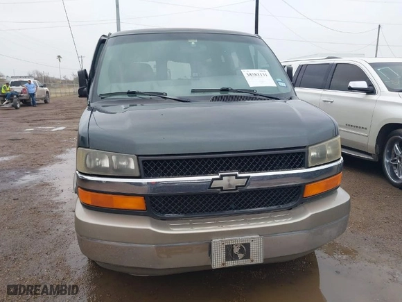 2003 Chevrolet Express Cargo Van YF7 Upfitter with VIN 1GBFG15T431237706, listed as a IAAI auction lot 38581131 with 198,566 mi miles. Bid and sale history available at carsss.com. Image 6.