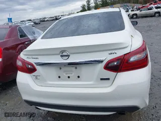 2018 Nissan Altima 2.5 S with VIN 1N4AL3AP5JC190800, listed as a IAAI auction lot 41918723 with 197,884 mi miles. Bid and sale history available at carsss.com. Image 16.