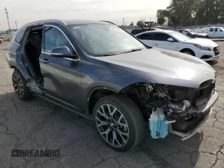2022 BMW X1 sDrive28i with VIN WBXJG7C08N5U51727, listed as a Copart auction lot 42149105 with 19,240 mi miles and Salvage Title. Bid and sale history available at carsss.com. Image 4.