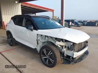 2019 Volvo XC40 R-Design z VIN YV4AC2HM7K2149105, wystawiony jako IAAI lot #41857899 z przebiegiem 122 736 mil mil oraz . Historia ofert i sprzedaży dostępna na DreamBid. Obrazek 1.