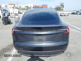 2025 Tesla Model 3 Long Range z VIN 5YJ3E1EA0SF915571, wystawiony jako IAAI lot #42247609 z przebiegiem 3 901 mil mil oraz . Historia ofert i sprzedaży dostępna na DreamBid. Obrazek 17.