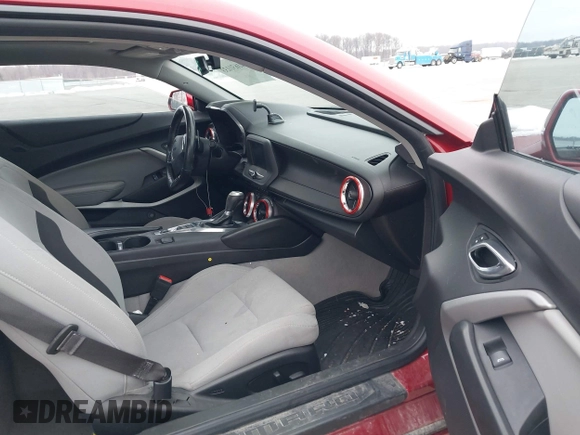 2017 Chevrolet Camaro 1LT z VIN 1G1FB1RS9H0124237, wystawiony jako IAAI lot #41631133 z przebiegiem 98 394 mil mil oraz . Historia ofert i sprzedaży dostępna na DreamBid. Obrazek 5.