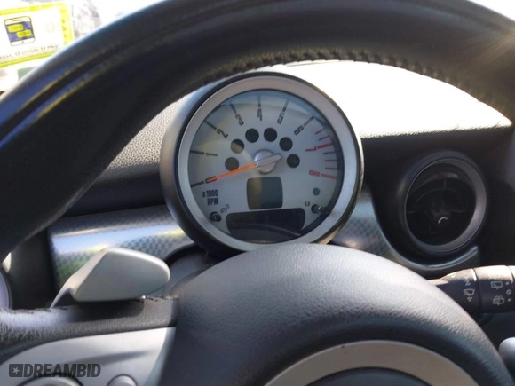 2008 MINI Cooper Hardtop S with VIN WMWMF73578TV35477, listed as a IAAI auction lot 41657111 with 999,999 mi miles. Bid and sale history available at carsss.com. Image 7.