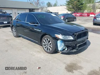 2017 Lincoln Continental Livery z VIN 1LN6L9HK0H5609577, wystawiony jako IAAI lot #42185192 z przebiegiem 232 644 mil mil oraz . Historia ofert i sprzedaży dostępna na DreamBid. Obrazek 1.