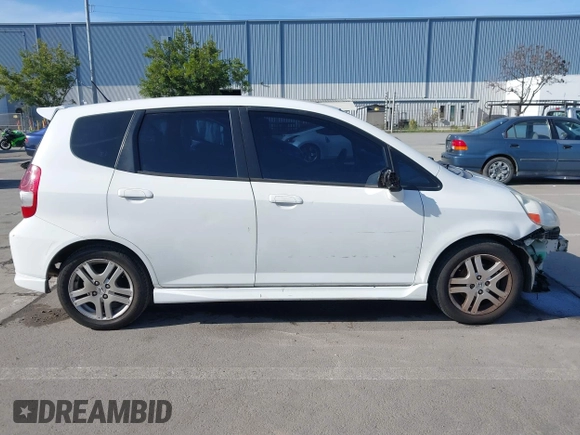 2007 Honda Fit Sport with VIN JHMGD38627S063997, listed as a IAAI auction lot 41847770 with 227,170 mi miles. Bid and sale history available at carsss.com. Image 14.