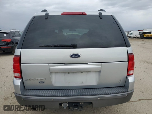 2002 Ford Explorer XLT z VIN 1FMDU63WX2UB87151, wystawiony jako Copart lot #84972404 z przebiegiem 210 571 mil mil oraz Szkoda całkowita • Salvage title. Historia ofert i sprzedaży dostępna na DreamBid. Obrazek 6.