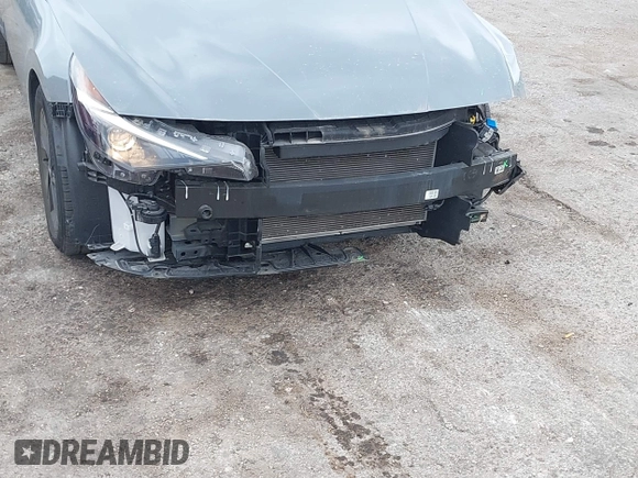 2021 Hyundai Elantra SEL with VIN KMHLM4AG6MU212660, listed as a IAAI auction lot 40806363 with 32,208 mi miles. Bid and sale history available at carsss.com. Image 6.