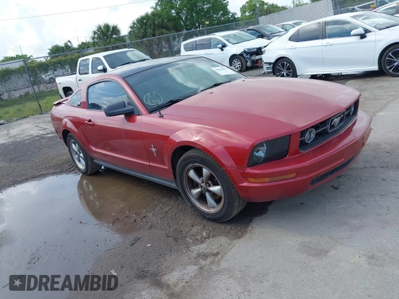 2007 Ford Mustang Deluxe with VIN 1ZVFT80N375240875, listed as a IAAI auction lot 41924554 with 161,726 mi miles. Bid and sale history available at carsss.com. Image 1.