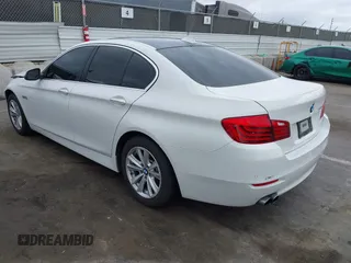 2015 BMW 5 Series 528i z VIN WBA5A5C56FD519995, wystawiony jako IAAI lot #41788365 z przebiegiem 114 306 mil mil oraz . Historia ofert i sprzedaży dostępna na DreamBid. Obrazek 3.