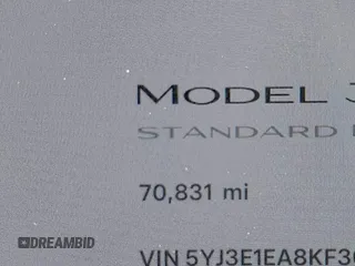 2019 Tesla Model 3 Mid Range z VIN 5YJ3E1EA8KF308947, wystawiony jako IAAI lot #39617997 z przebiegiem 70 831 mil mil oraz . Historia ofert i sprzedaży dostępna na DreamBid. Obrazek 15.