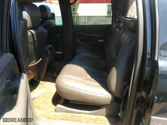 2003 Chevrolet Avalanche with VIN 3GNEK13T53G288116, listed as a IAAI auction lot 36131893 with 186,673 mi miles. Bid and sale history available at carsss.com. Image 8.