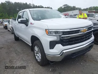 2023 Chevrolet Silverado 1500 LT z VIN 2GCUDDED8P1140532, wystawiony jako IAAI lot #42122655 z przebiegiem 65 587 mil mil oraz . Historia ofert i sprzedaży dostępna na DreamBid. Obrazek 1.