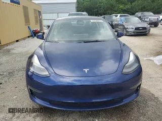 2022 Tesla Model 3 z VIN 5YJ3E1EA9NF368921, wystawiony jako Copart lot #60301705 z przebiegiem 91 048 mil mil oraz Czysty tytuł • Clean title. Historia ofert i sprzedaży dostępna na DreamBid. Obrazek 5.