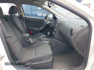 2008 Pontiac G6 1SV Value Leader z VIN 1G2ZF57B084285978, wystawiony jako IAAI lot #41726455 z przebiegiem 199 910 mil mil oraz . Historia ofert i sprzedaży dostępna na DreamBid. Obrazek 5.