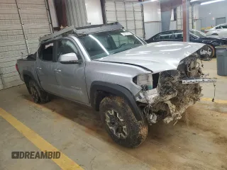 2017 Toyota Tacoma SR5 z VIN 3TMCZ5AN3HM087489, wystawiony jako Copart lot #53017955 z przebiegiem Nie podano mil oraz Szkoda całkowita • Salvage title. Historia ofert i sprzedaży dostępna na DreamBid. Obrazek 4.
