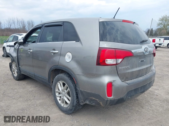 2015 Kia Sorento LX with VIN 5XYKTCA66FG570155, listed as a IAAI auction lot 42123965 with 110,748 mi miles and . Bid and sale history available at carsss.com. Image 3.