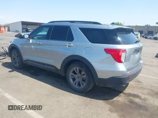 2022 Ford Explorer XLT with VIN 1FMSK7DH3NGB53736, listed as a IAAI auction lot 42417356 with 31,446 mi miles and . Bid and sale history available at DreamBid. Image 3.