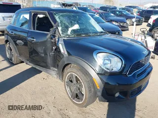 2013 MINI Countryman S z VIN WMWZC3C57DWP22928, wystawiony jako IAAI lot #41665753 z przebiegiem Nie podano mil oraz . Historia ofert i sprzedaży dostępna na DreamBid. Obrazek 1.