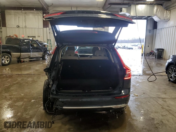 2022 Volvo XC60 Inscription z VIN YV4062RL1N1986970, wystawiony jako Copart lot #47818515 z przebiegiem 44 608 mil mil oraz Szkoda całkowita • Salvage title. Historia ofert i sprzedaży dostępna na DreamBid. Obrazek 6.