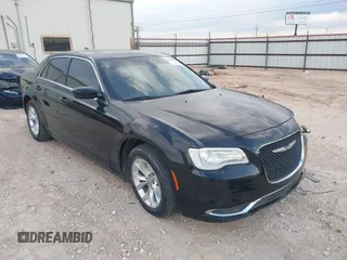 2017 Chrysler 300 Limited with VIN 2C3CCAAG6HH531141, listed as a IAAI auction lot 41004643 with 77,487 mi miles. Bid and sale history available at carsss.com. Image 1.