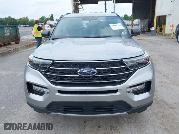 2024 Ford Explorer XLT with VIN 1FMSK8DH4RGA44567, listed as a IAAI auction lot 39950326 with 744 mi miles. Bid and sale history available at carsss.com. Image 12.