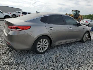 2018 Kia Optima LX z VIN 5XXGT4L30JG263799, wystawiony jako Copart lot #55140215 z przebiegiem 41 982 mil mil oraz Szkoda całkowita • Salvage title. Historia ofert i sprzedaży dostępna na DreamBid. Obrazek 3.